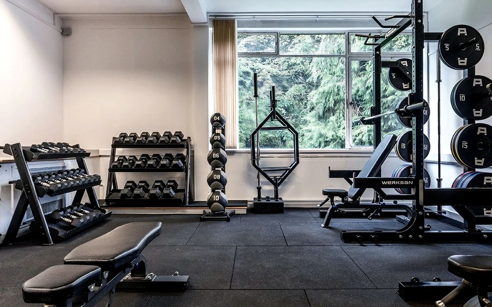 Training space with square rubber floor mats, photograph from the RGR archive