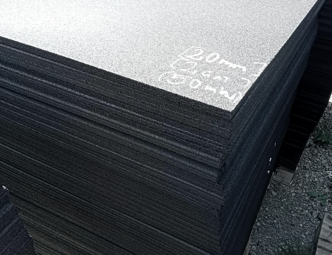 Batch of RGR square rubber mats, showing the layers and corner
